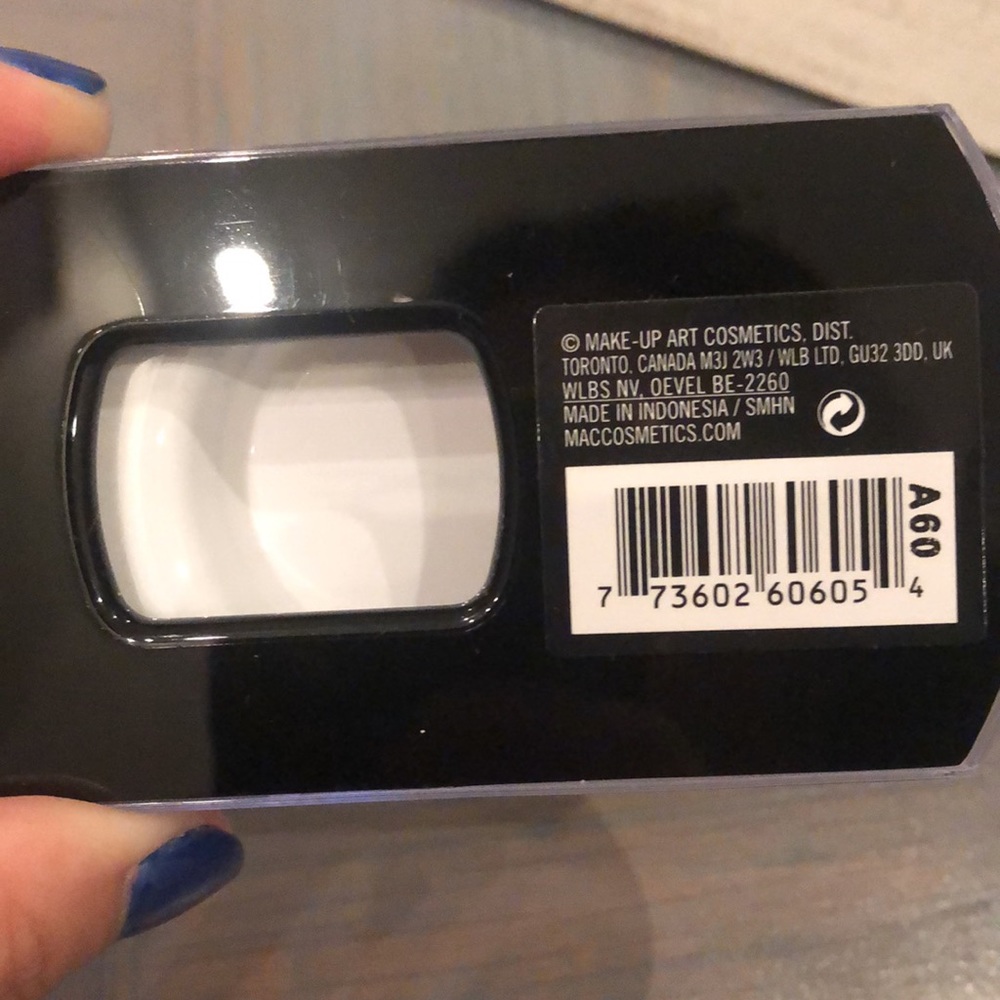 🌻 MAC False Eyelashes!!🌻 - Picture 3 of 3